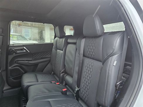 New 2025 Mitsubishi Outlander SEL Black Edition image 12