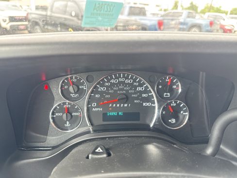 Used 2024 Chevrolet Express 2500 w/ Driver Convenience Package image 18