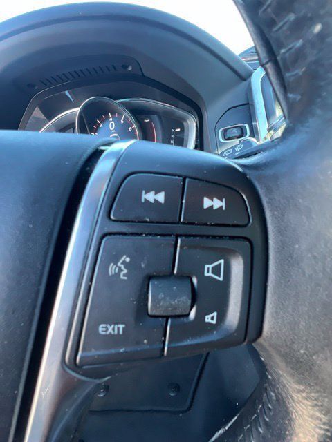 Used 2017 Volvo XC60 T6 Dynamic w/ Preferred Option Package AWD/4WD image 12