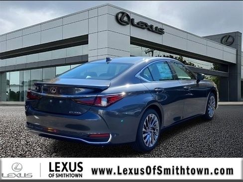 New 2025 Lexus ES 300h w/ Luxury Package image 4