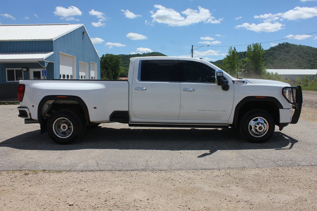 Used 2023 GMC Sierra 3500 Denali w/ Denali Ultimate Package AWD/4WD image 4