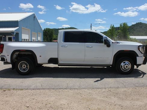 Used 2023 GMC Sierra 3500 Denali w/ Denali Ultimate Package AWD/4WD image 4