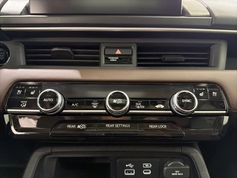 Used 2025 Honda Pilot Elite image 40