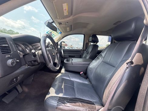Used 2014 Chevrolet Silverado 2500 LT w/ Custom Sport Truck Package AWD/4WD image 11