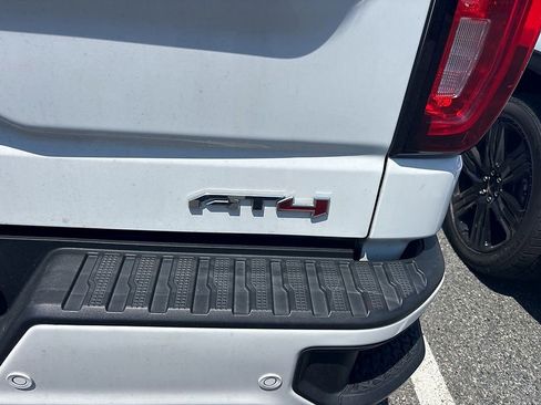 Used 2020 GMC Sierra 1500 AT4 w/ AT4 Premium Package AWD/4WD image 8