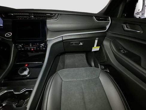 New 2025 Jeep Grand Cherokee L Altitude AWD/4WD image 27