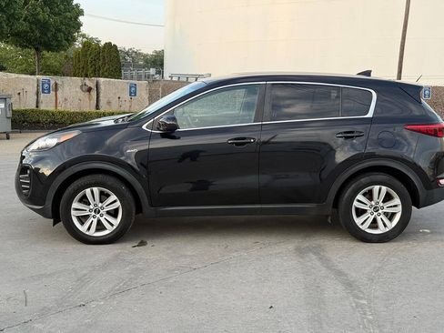 Used 2018 Kia Sportage LX AWD/4WD image 4