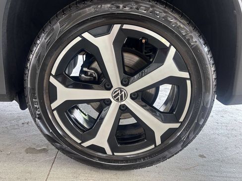 Used 2026 Volkswagen Tiguan SE AWD/4WD image 31