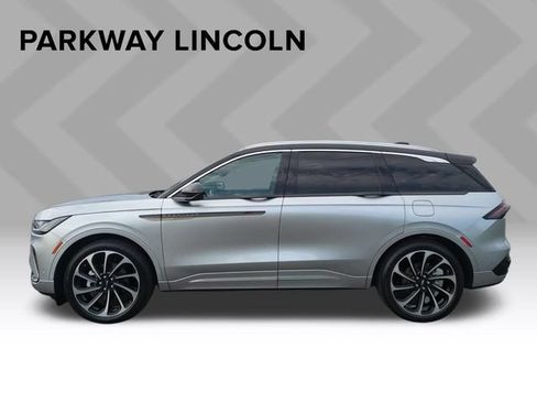 Used 2024 Lincoln Nautilus Black Label AWD/4WD image 2