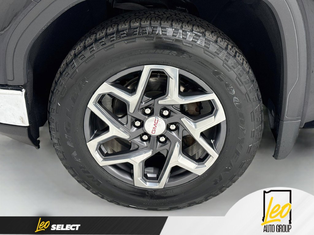 Used 2024 GMC Sierra 1500 SLT w/ SLT Premium Plus Package AWD/4WD image 36