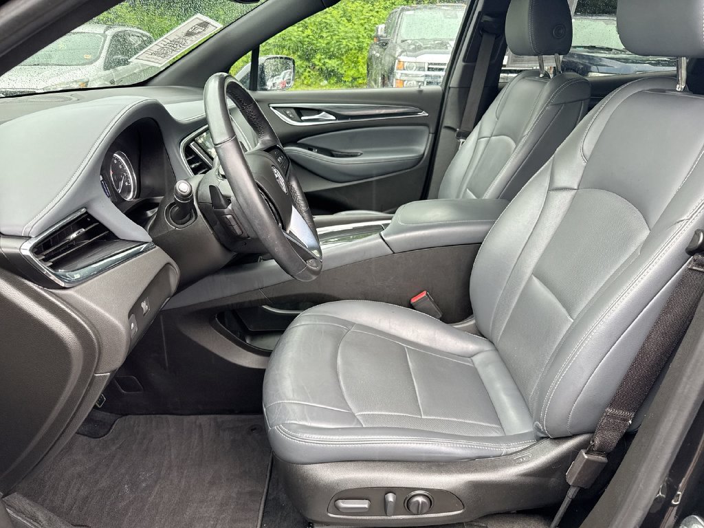 Used 2023 Buick Enclave Essence FWD image 19