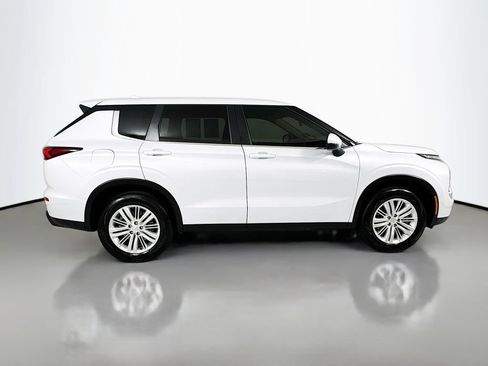 Used 2024 Mitsubishi Outlander ES AWD/4WD image 8