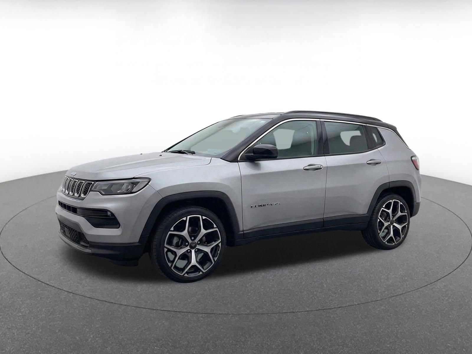 Used 2025 Jeep Compass Limited AWD/4WD image 3