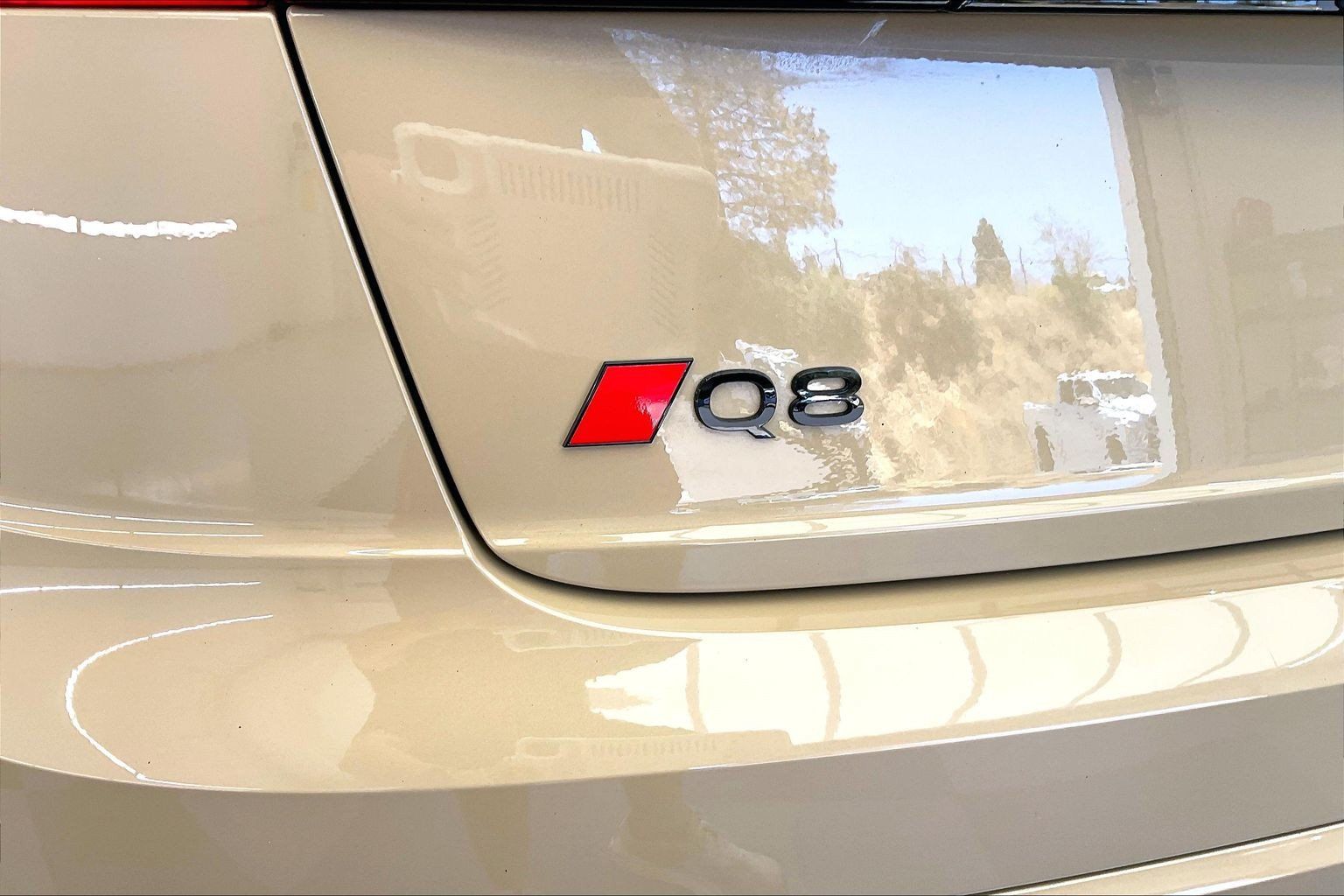 Used 2024 Audi Q8 Premium Plus AWD/4WD image 30