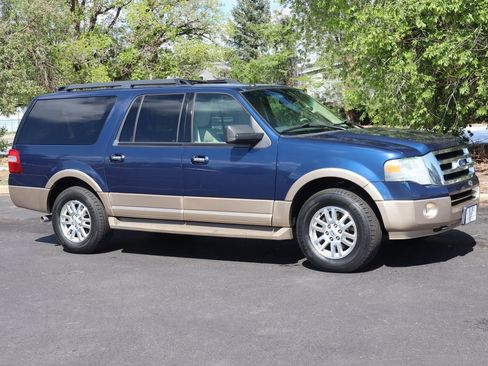 Used 2011 Ford Expedition EL XLT w/ 201A Rapid Spec Order Code AWD/4WD image 2