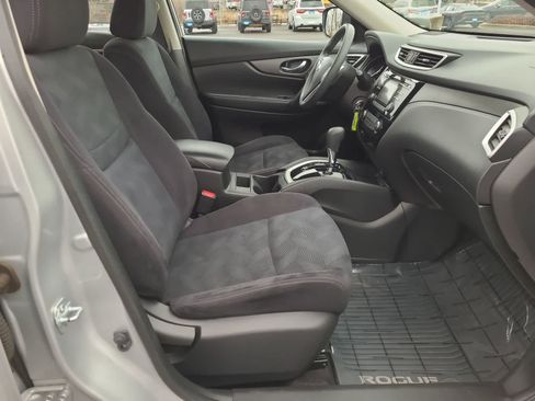 Used 2016 Nissan Rogue S image 22