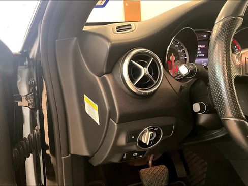 Used 2014 Mercedes-Benz CLA 250 image 28