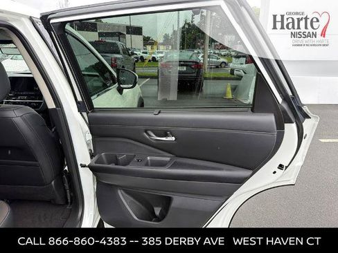 Certified 2023 Nissan Pathfinder SL w/ Lighting Package (N92) AWD/4WD image 27