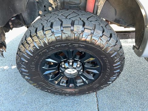 Used 2020 Ford F250 Platinum w/ Tremor Off-Road Package image 9