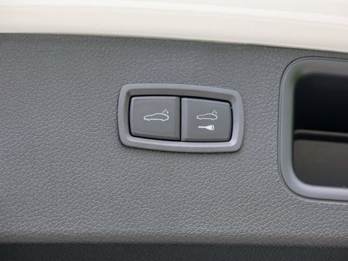 New 2026 Porsche Macan AWD/4WD image 45