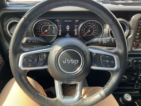 Used 2021 Jeep Gladiator Overland w/ Popular Equipment Package AWD/4WD image 17