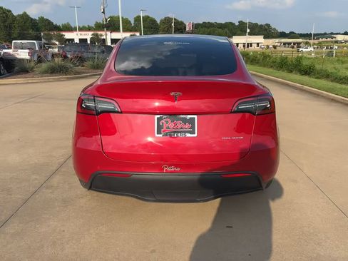 Used 2021 Tesla Model Y Long Range AWD/4WD image 8