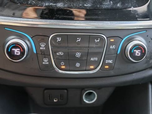 Used 2021 Chevrolet Traverse LS FWD image 24