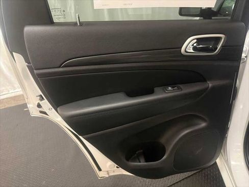 Certified 2021 Jeep Grand Cherokee Laredo X image 22