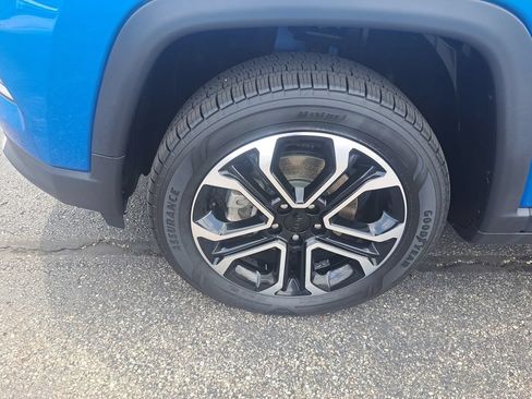 Certified 2022 Jeep Compass Limited AWD/4WD image 38