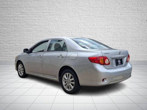 Used 2010 Toyota Corolla LE FWD image 4