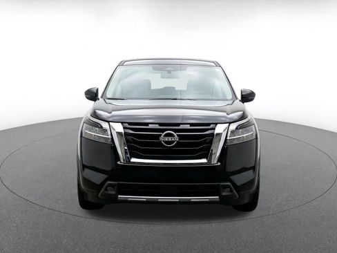 Used 2025 Nissan Pathfinder SV FWD image 2