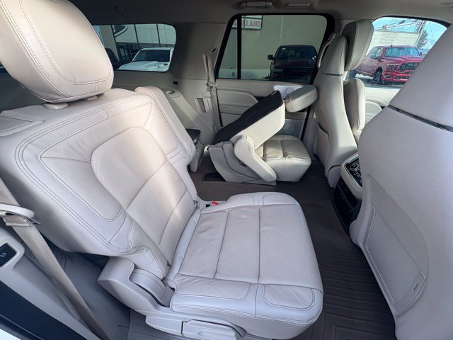 Used 2021 Lincoln Navigator L Reserve w/ Luxury Package AWD/4WD image 29