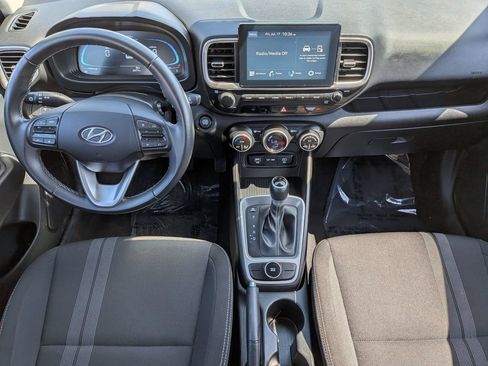 Used 2025 Hyundai Venue SEL FWD image 24