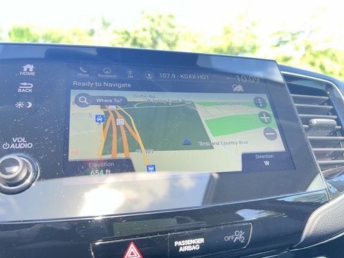 Used 2019 Honda Pilot Touring image 22