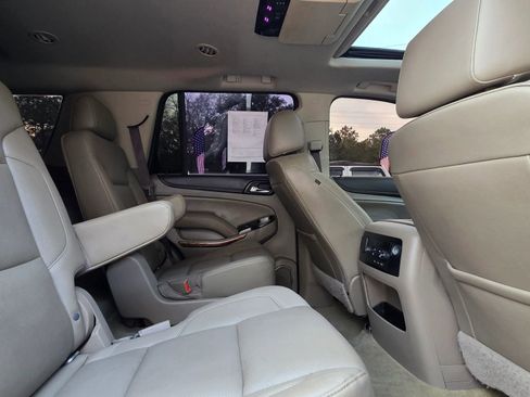 Used 2018 GMC Yukon SLT w/ Open Road Package AWD/4WD image 17