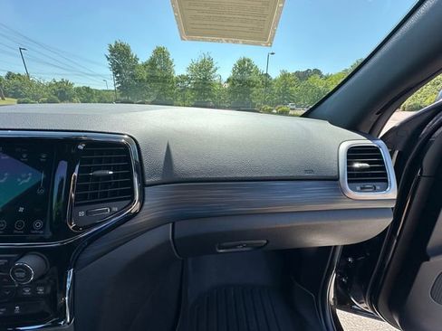Used 2022 Jeep Grand Cherokee Laredo X AWD/4WD image 16