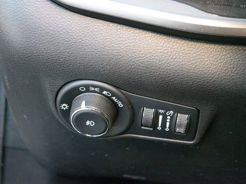 Used 2023 Jeep Compass Latitude AWD/4WD image 14