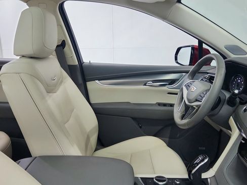 Certified 2024 Cadillac XT5 Premium Luxury w/ Technology Package AWD/4WD image 30