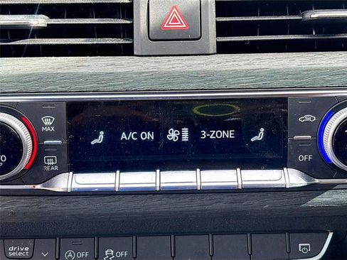 Used 2018 Audi A4 2.0T Ultra Premium w/ Convenience Package image 17