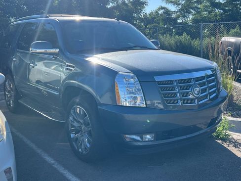 Used 2008 Cadillac Escalade AWD image 2