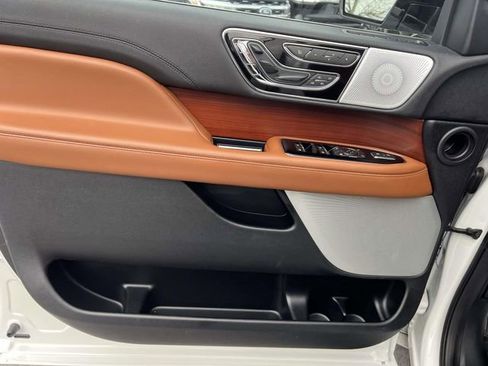 Certified 2021 Lincoln Navigator L Reserve w/ Luxury Package image 18