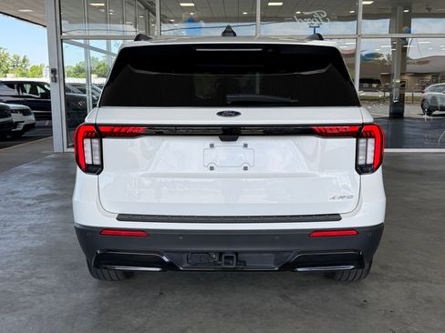 Used 2025 Ford Explorer ST-Line w/ ST-Line Street Pack image 10