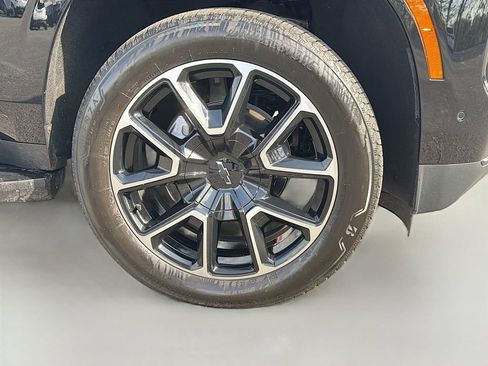 Used 2025 Chevrolet Tahoe RST w/ Comfort Package image 4