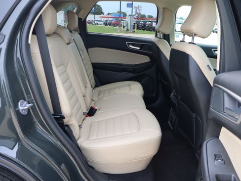 Used 2024 Ford Edge SEL w/ Convenience Package AWD/4WD image 11