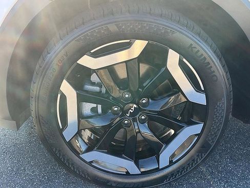 Used 2023 Kia Telluride S w/ S Sunroof Package image 8