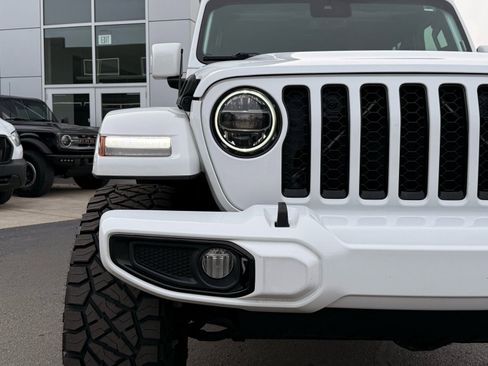 Used 2021 Jeep Gladiator Overland AWD/4WD image 8