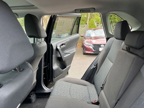 Used 2025 Toyota RAV4 XLE image 39