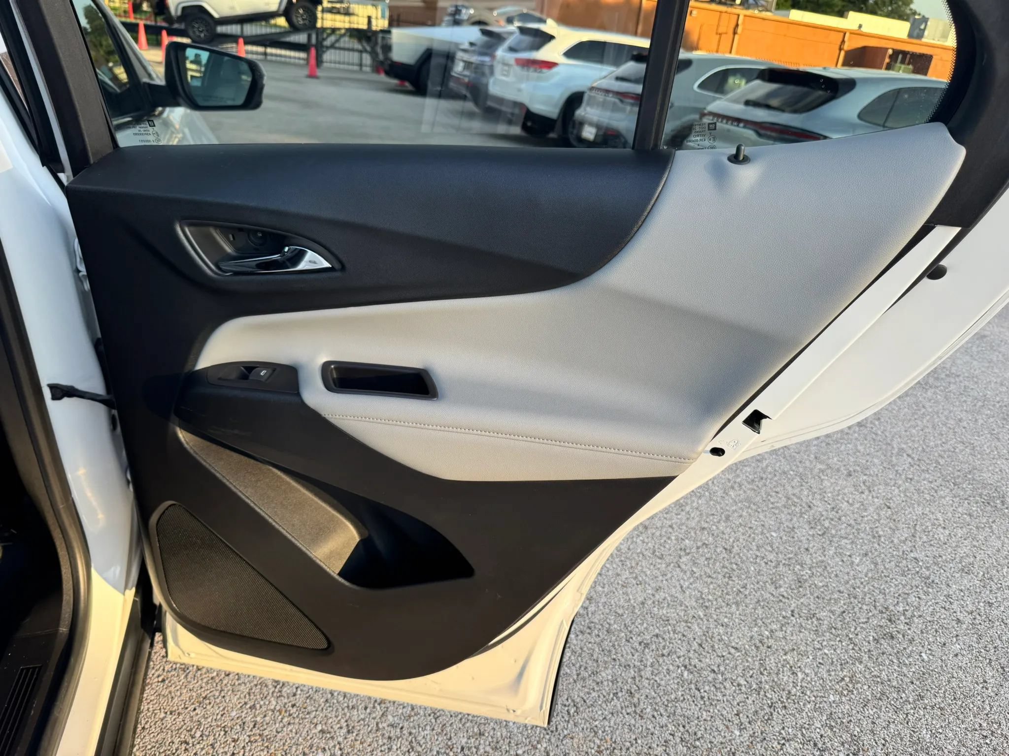 Used 2019 Chevrolet Equinox Premier FWD image 22