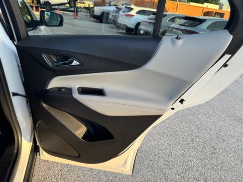 Used 2019 Chevrolet Equinox Premier FWD image 22