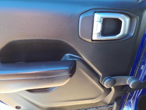 Used 2018 Jeep Wrangler Unlimited Sport image 11